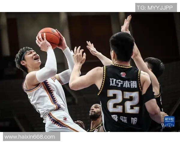CBA精彩对决辽宁队挑战上海队全力争胜展现篮球魅力